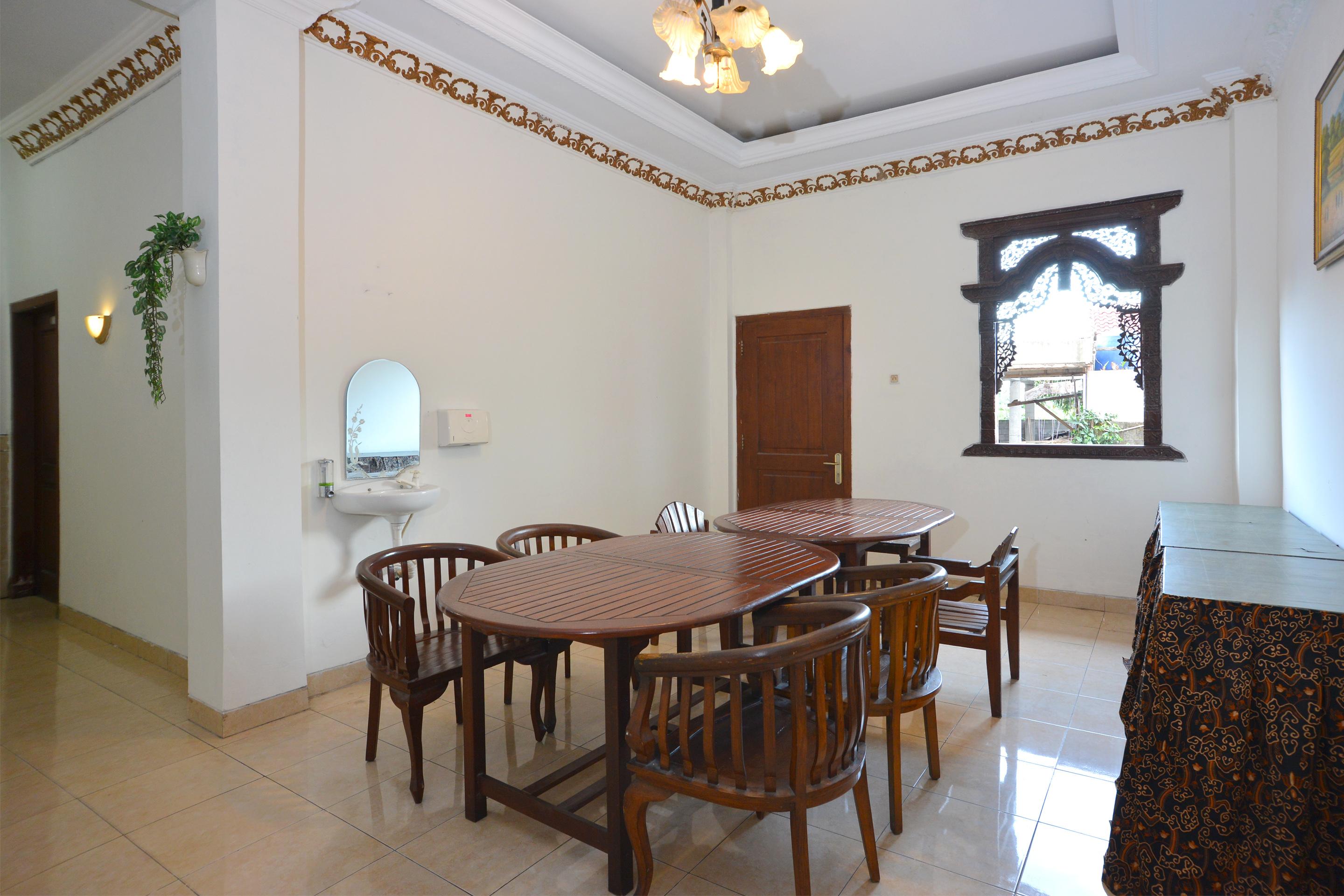 Kalasan Oyo 586 Hotel Wijaya מראה חיצוני תמונה